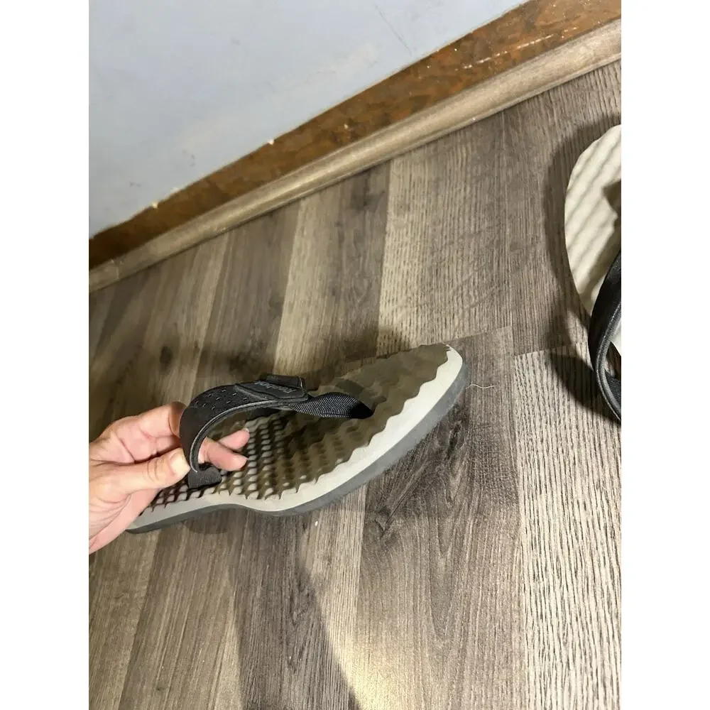 Men’s Reebok Size 13 Sandal Grey And Black